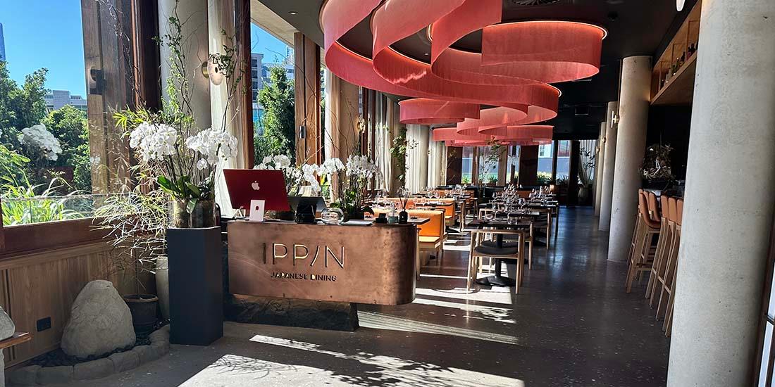 IPPIN 日式料理餐廳，壁面、裝飾雕刻