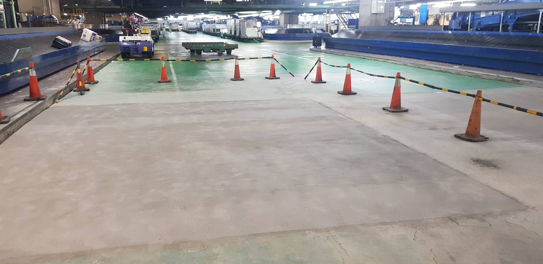 桃园机场行李运输场