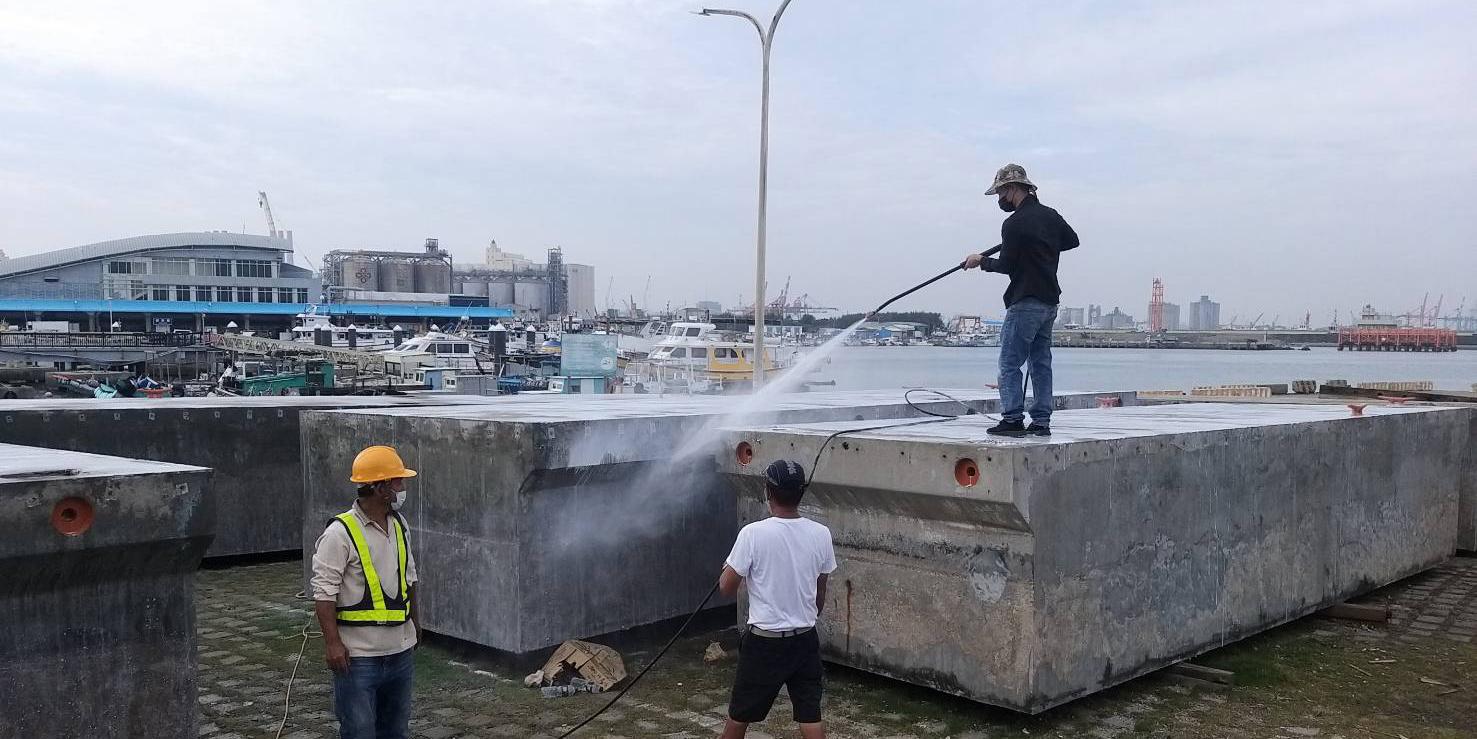 1100x550 梧棲港_高壓水槍ARC塗布.jpeg