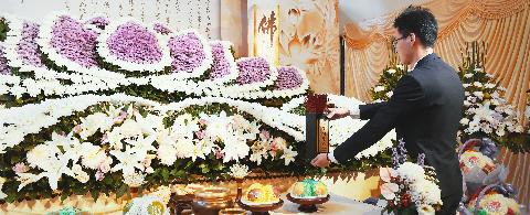 中式禮儀服務-480x195_奠禮堂佈置.jpg
