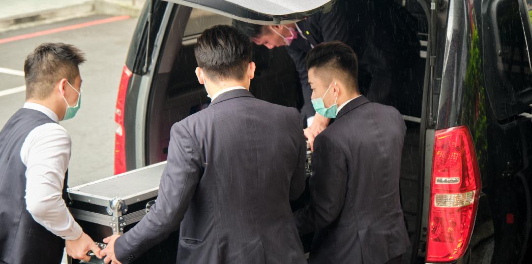 殯葬猴子的一生:違法改裝靈車趴趴走!_內文_1.jpg
