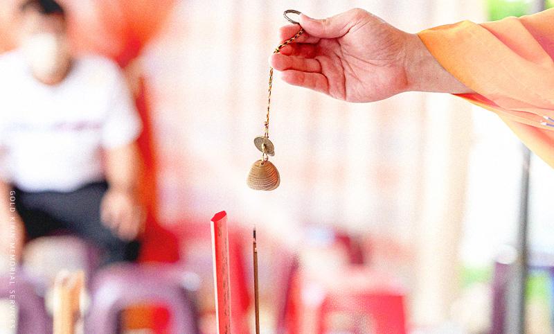 傳統道教法器「雙筶」是什麼?用途、卜筶方式與喪葬科儀說明-雙筶.jpg