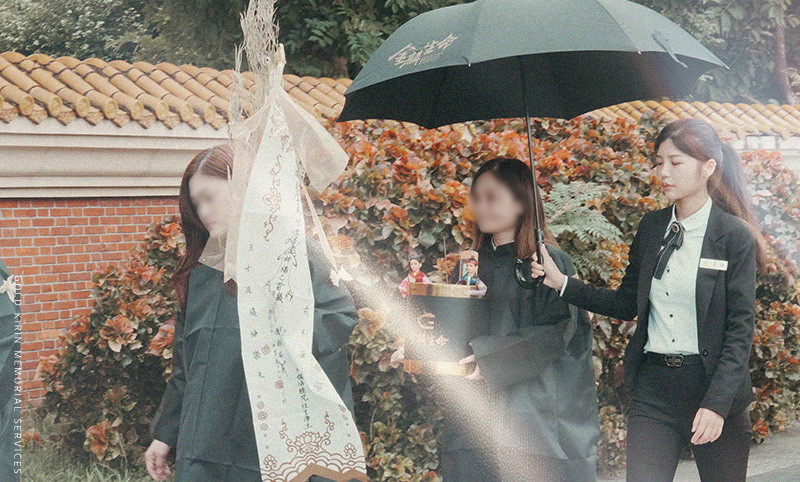 喪禮為什麼要拿竹子和長幡?招魂幡由誰拿?-女生可以拿招魂幡.jpg